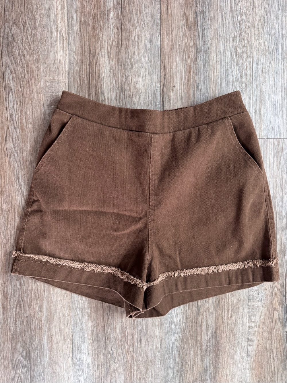 Sadie & Sage Brown High-Waist Frayed Hem Shorts